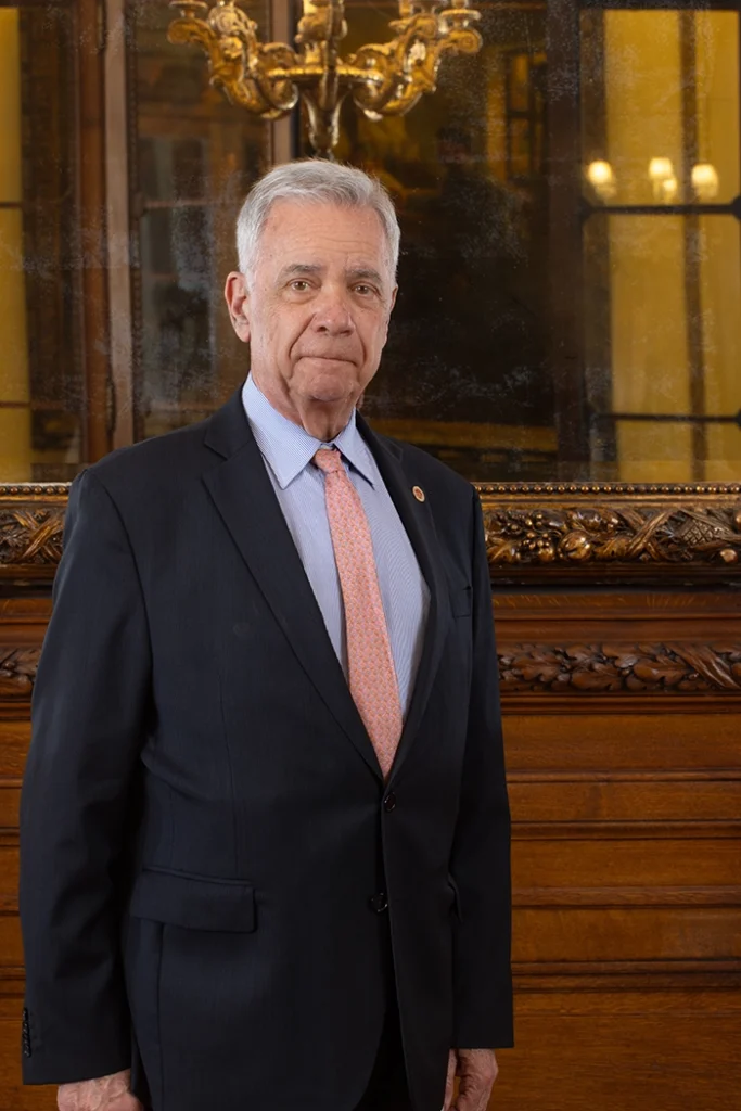 Roberto Azaretto, Presidente del Club Francés