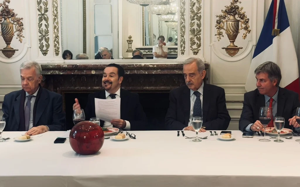 Embajador Nadal en el Club Francés