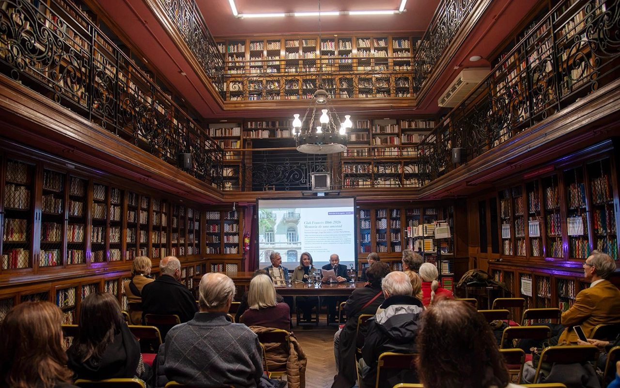 Presentación del libro del Club Francés en la Alianza